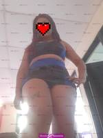 Linda morena pelirroja roja nueva en la zona