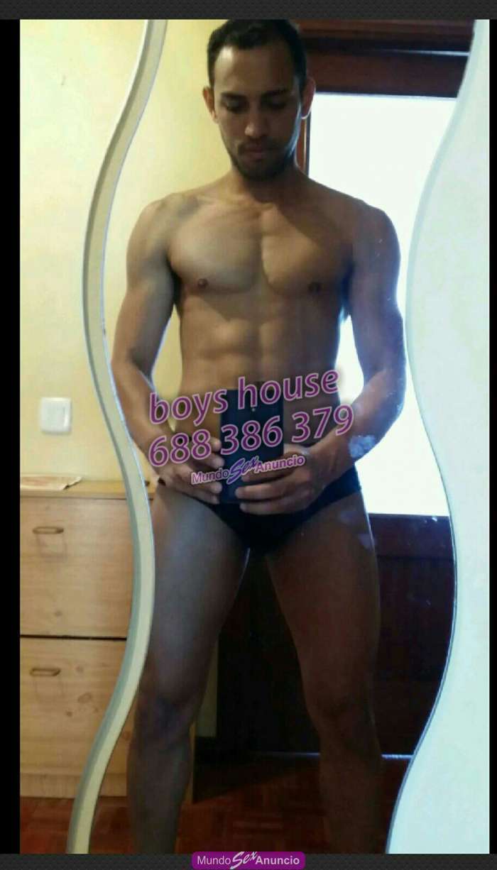 Guapos chicos vicioso completos y muy bien dotados en Madrid - 688386379